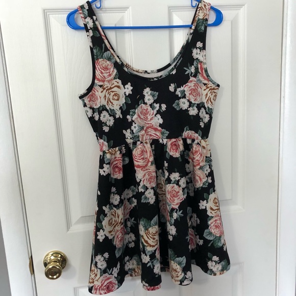 Cute floral dress - Picture 2 of 2